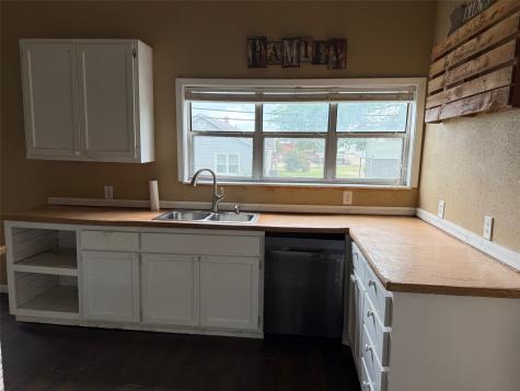 280 W 4th Street Crawford TX 76638