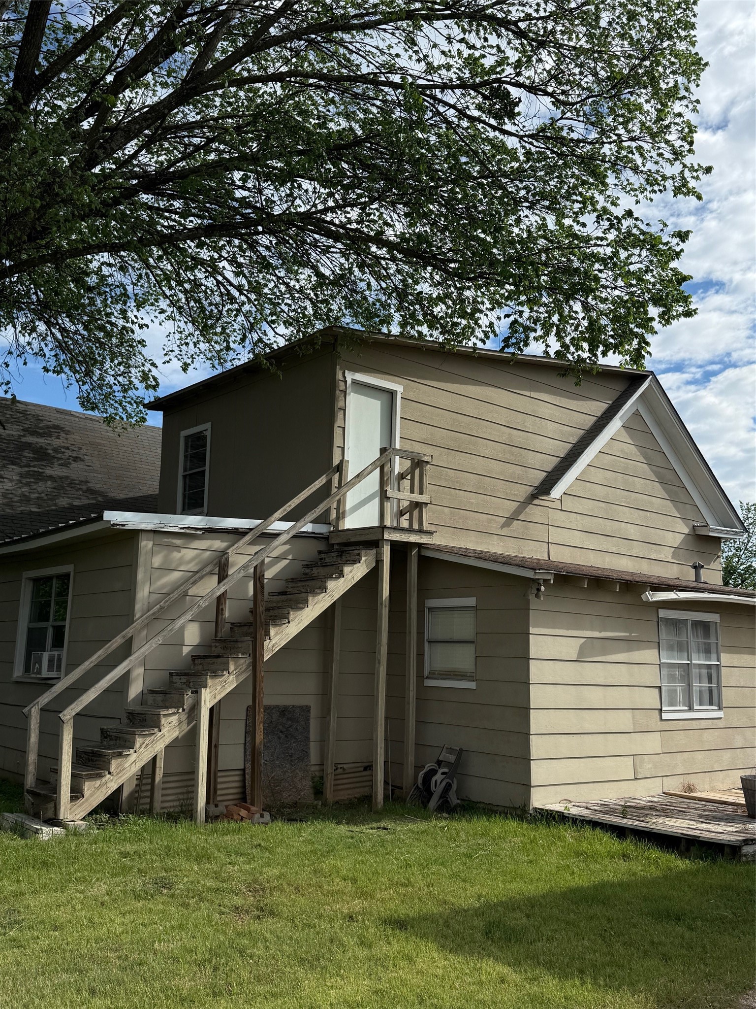 280 W 4th Street Crawford TX 76638