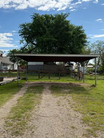 280 W 4th Street Crawford TX 76638