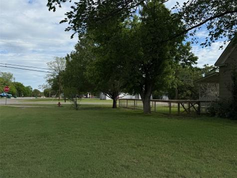280 W 4th Street Crawford TX 76638