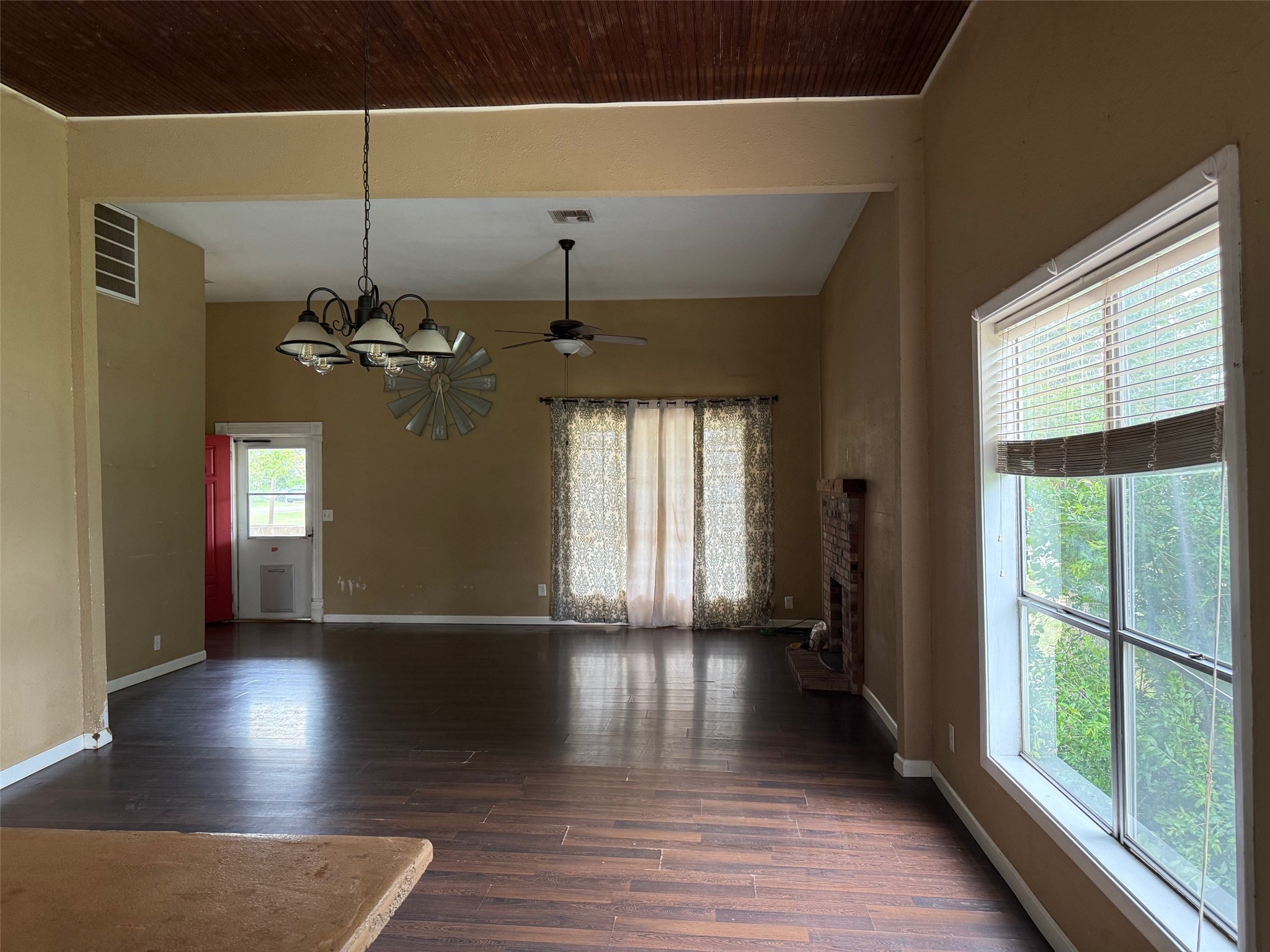 280 W 4th Street Crawford TX 76638