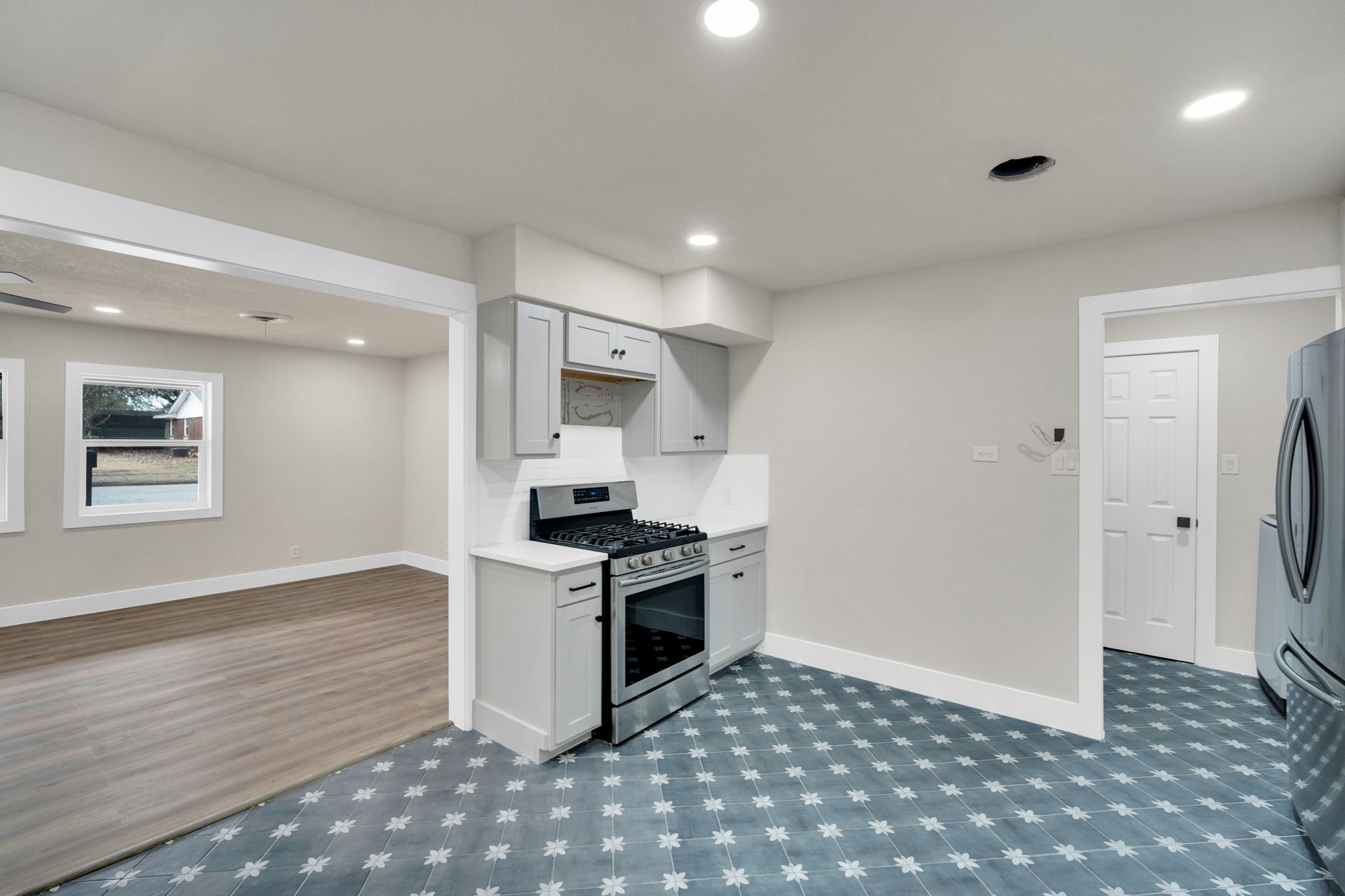 203 W Avenue K Midlothian TX 76065