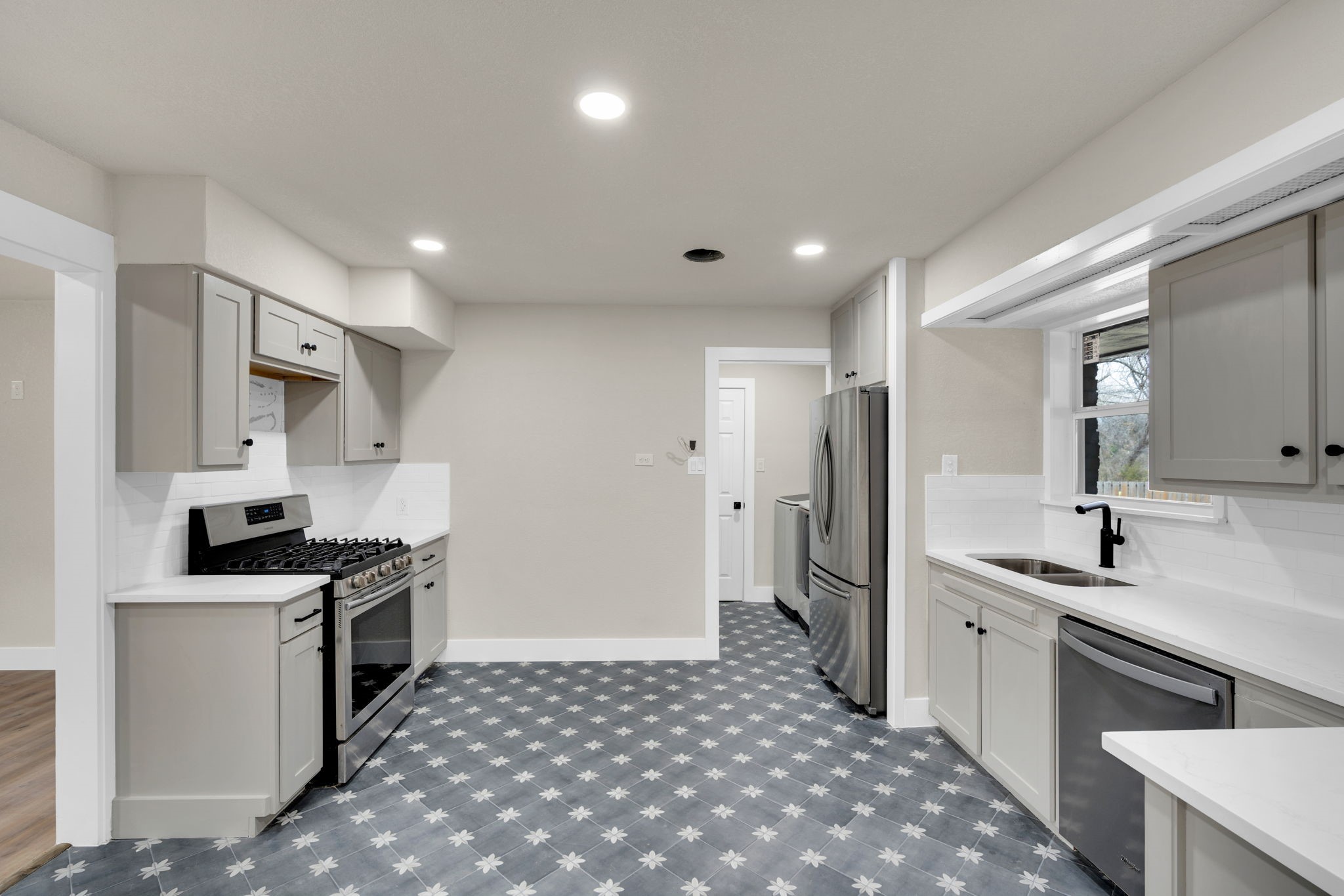 203 W Avenue K Midlothian TX 76065