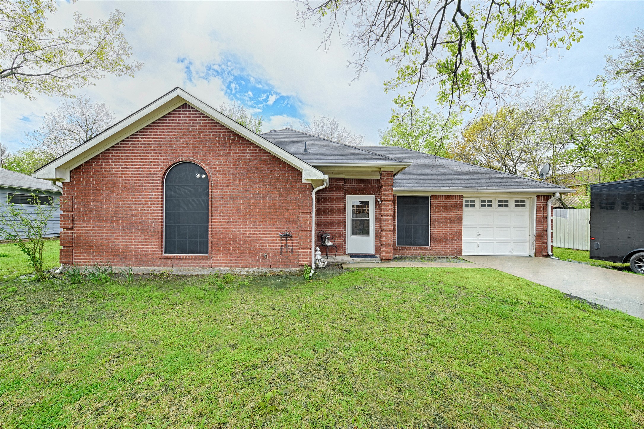 208 S 6th Street Crandall TX 75114