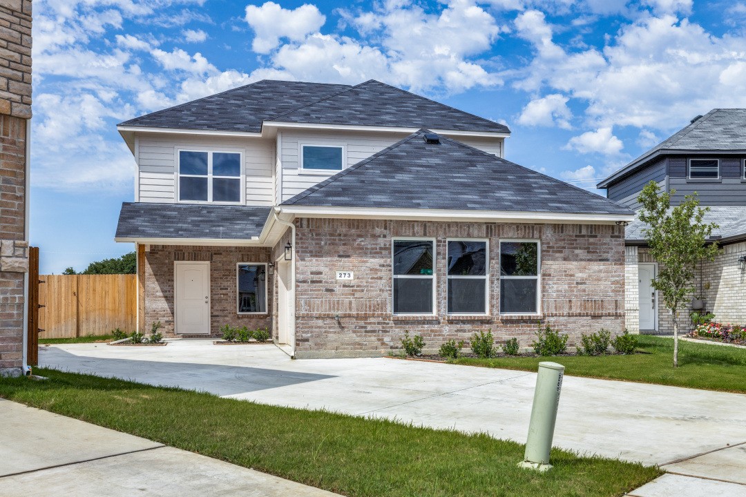 273 Michelle Drive Grand Prairie TX 75051