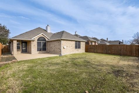 2727 Waterway Drive Grand Prairie TX 75054