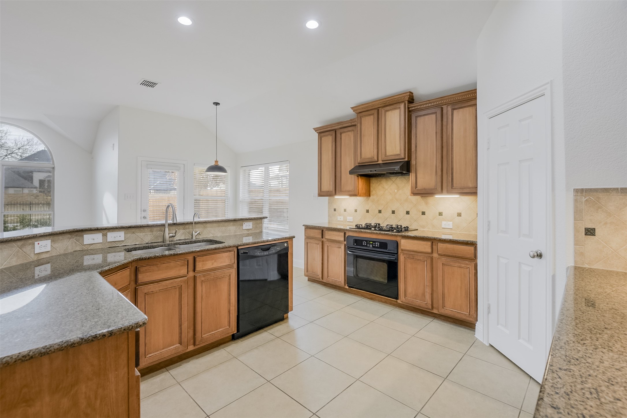 2727 Waterway Drive Grand Prairie TX 75054