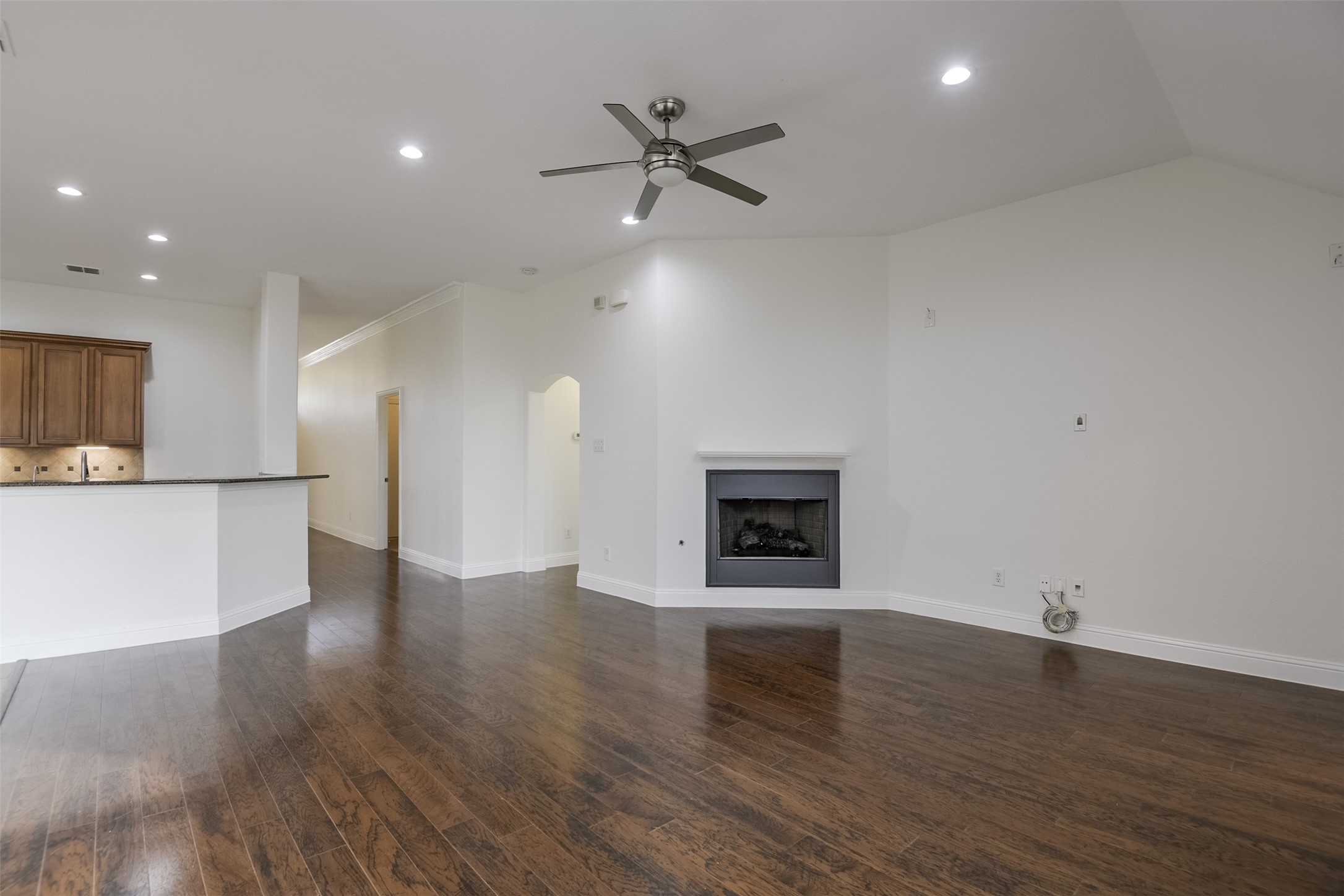2727 Waterway Drive Grand Prairie TX 75054