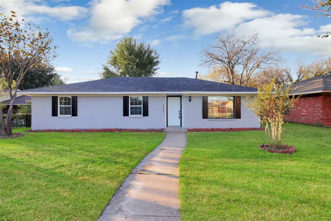 2758 Groveridge Drive Dallas TX 75227
