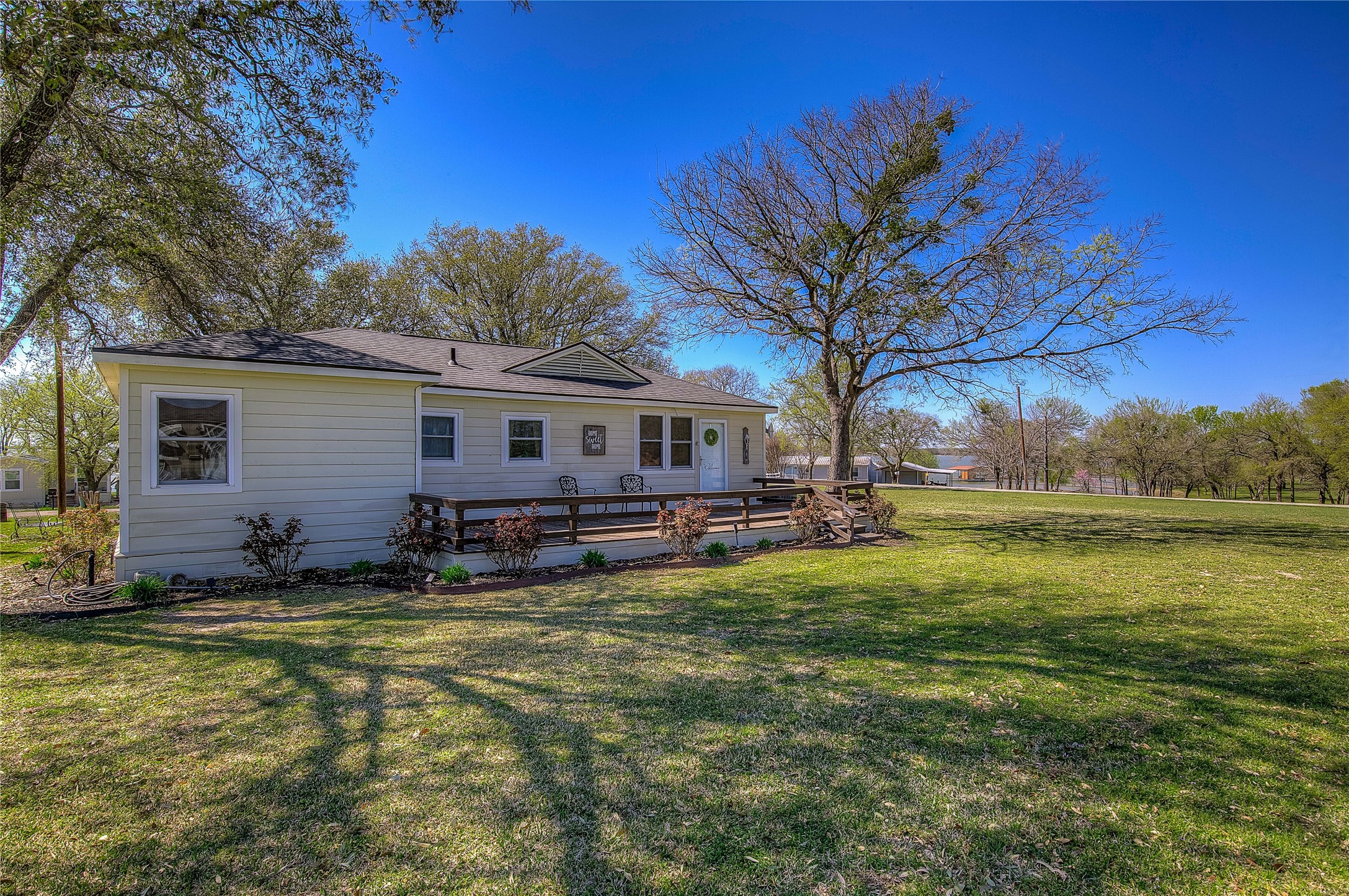 697 Tawakoni Drive East Tawakoni TX 75472