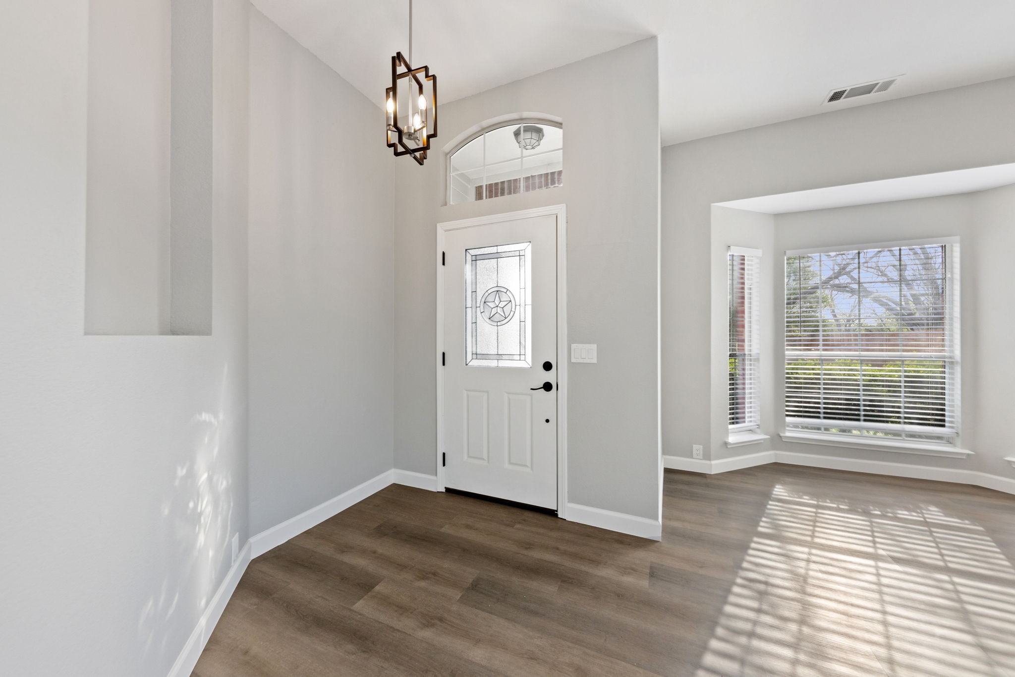 814 Lake Bluff Drive Lake Dallas TX 75065