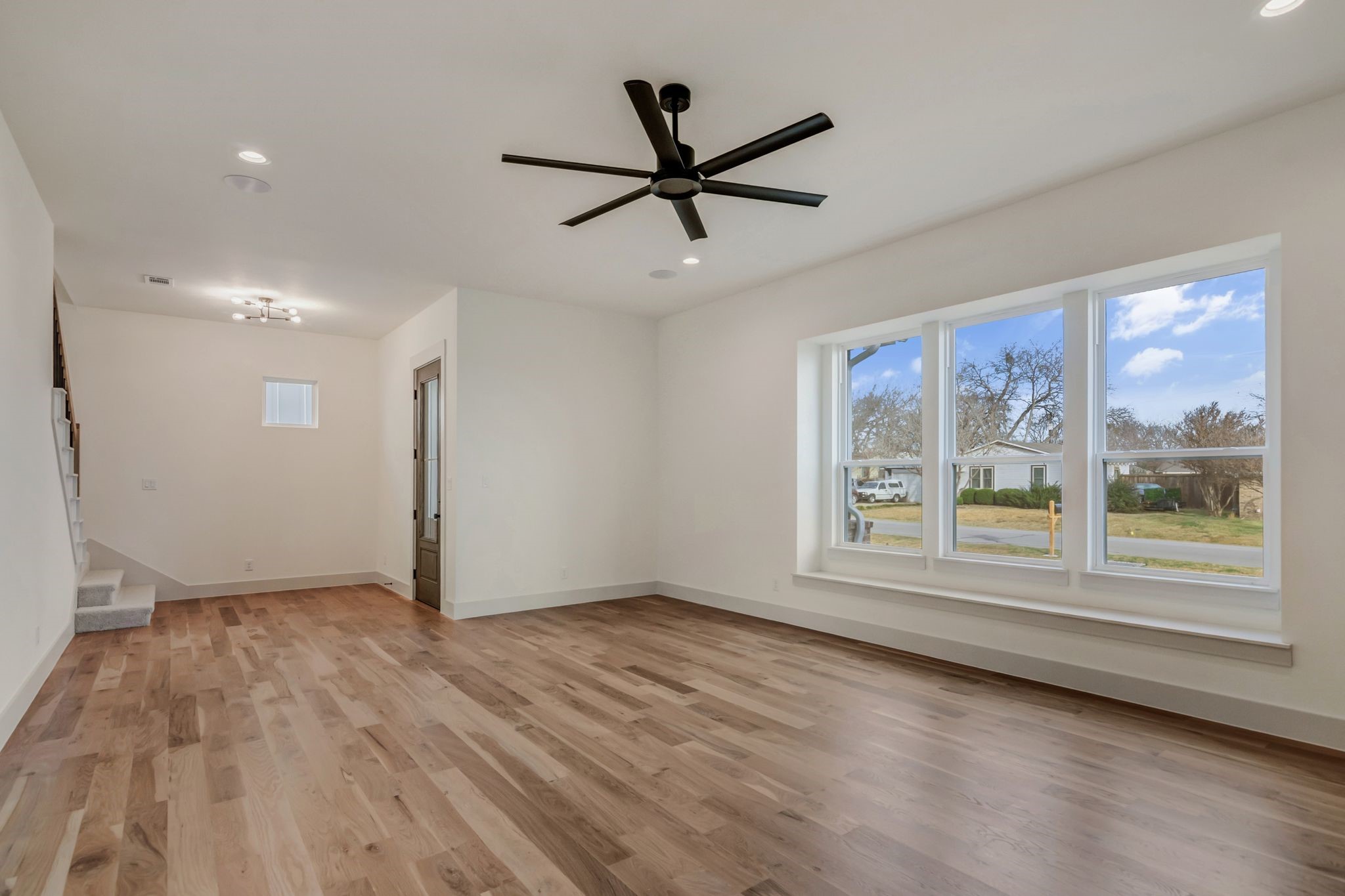 205 W 7th Street Justin TX 76247