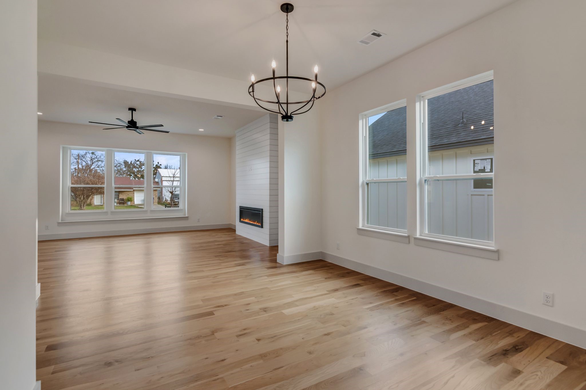 205 W 7th Street Justin TX 76247