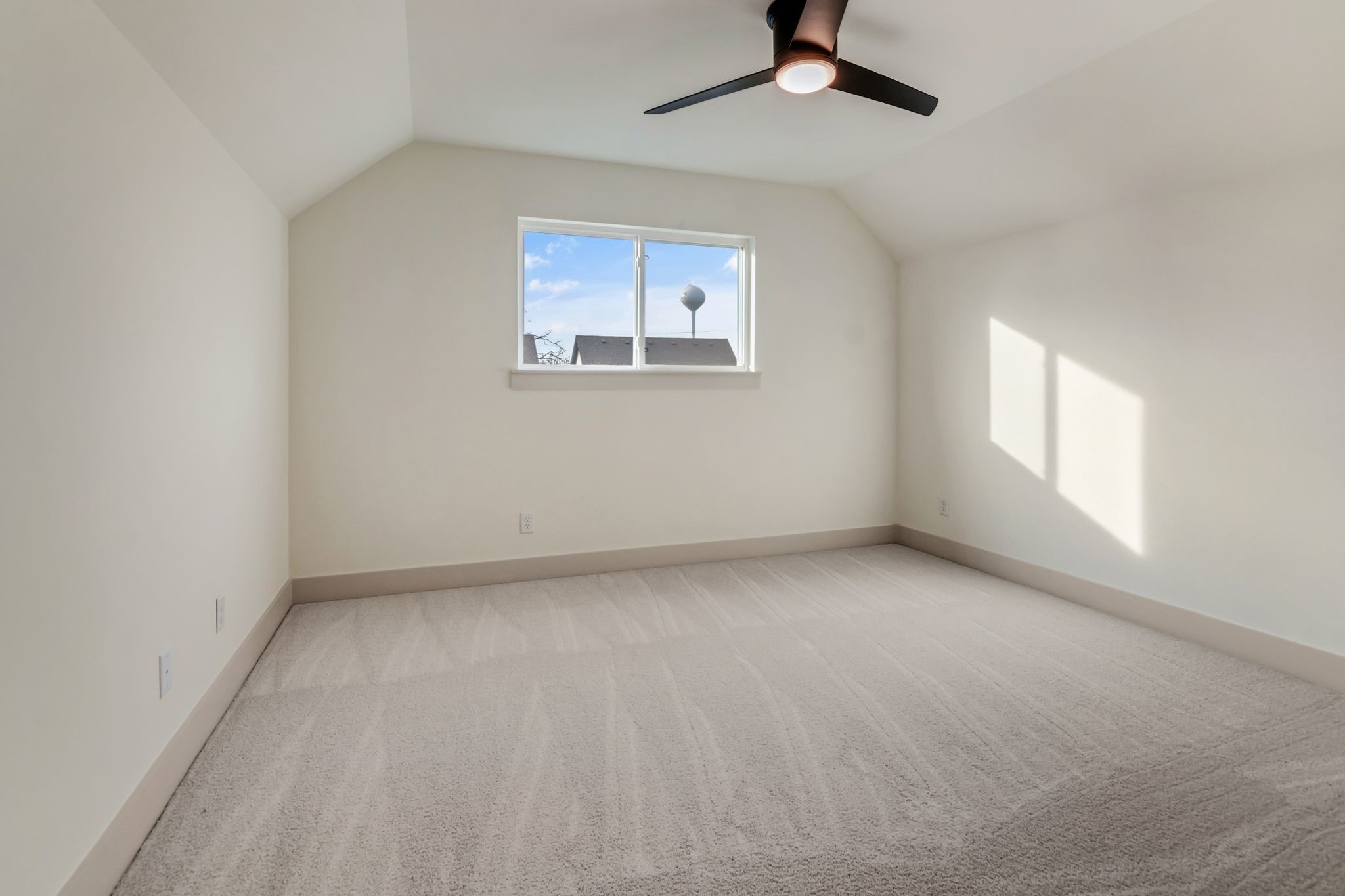 205 W 7th Street Justin TX 76247