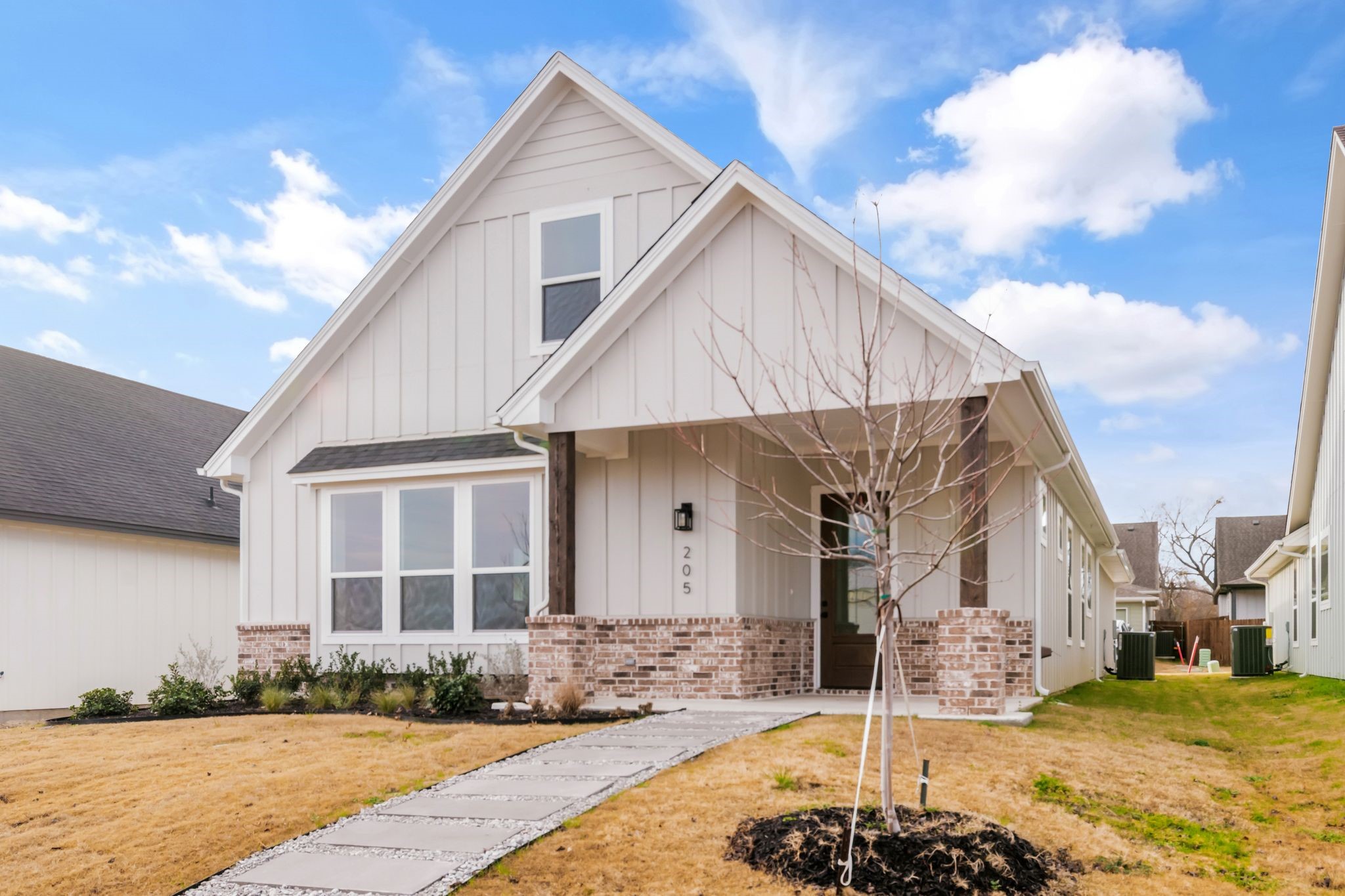 205 W 7th Street Justin TX 76247