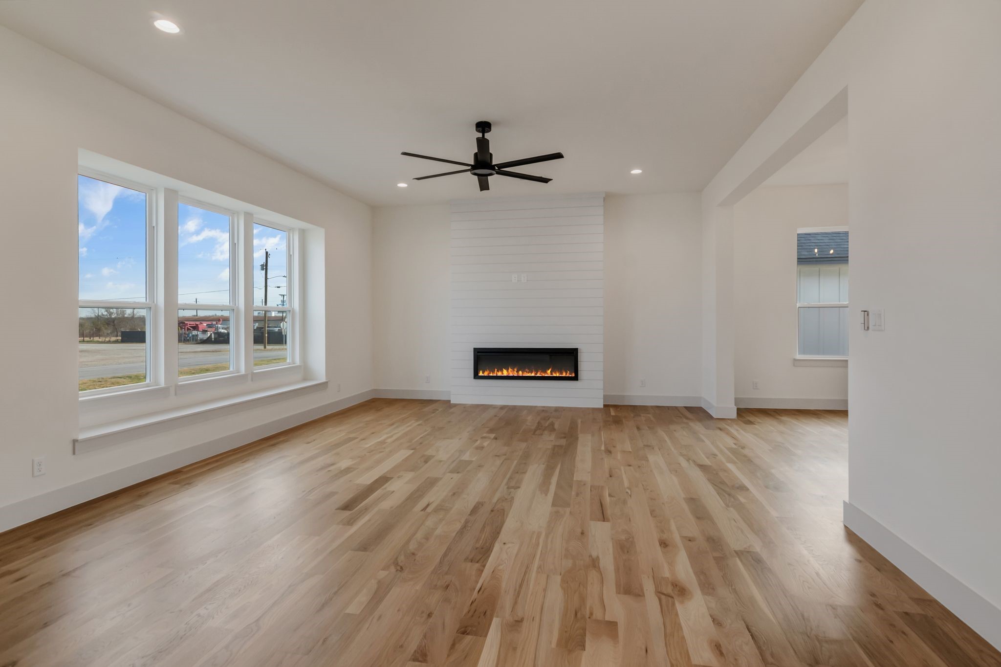 205 W 7th Street Justin TX 76247