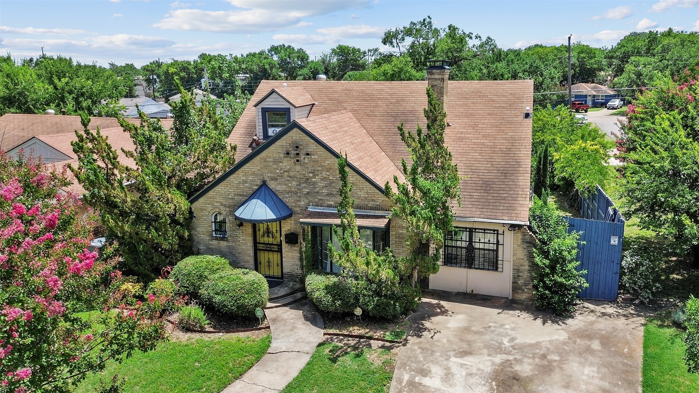 1902 Norfolk Avenue Dallas TX 75203