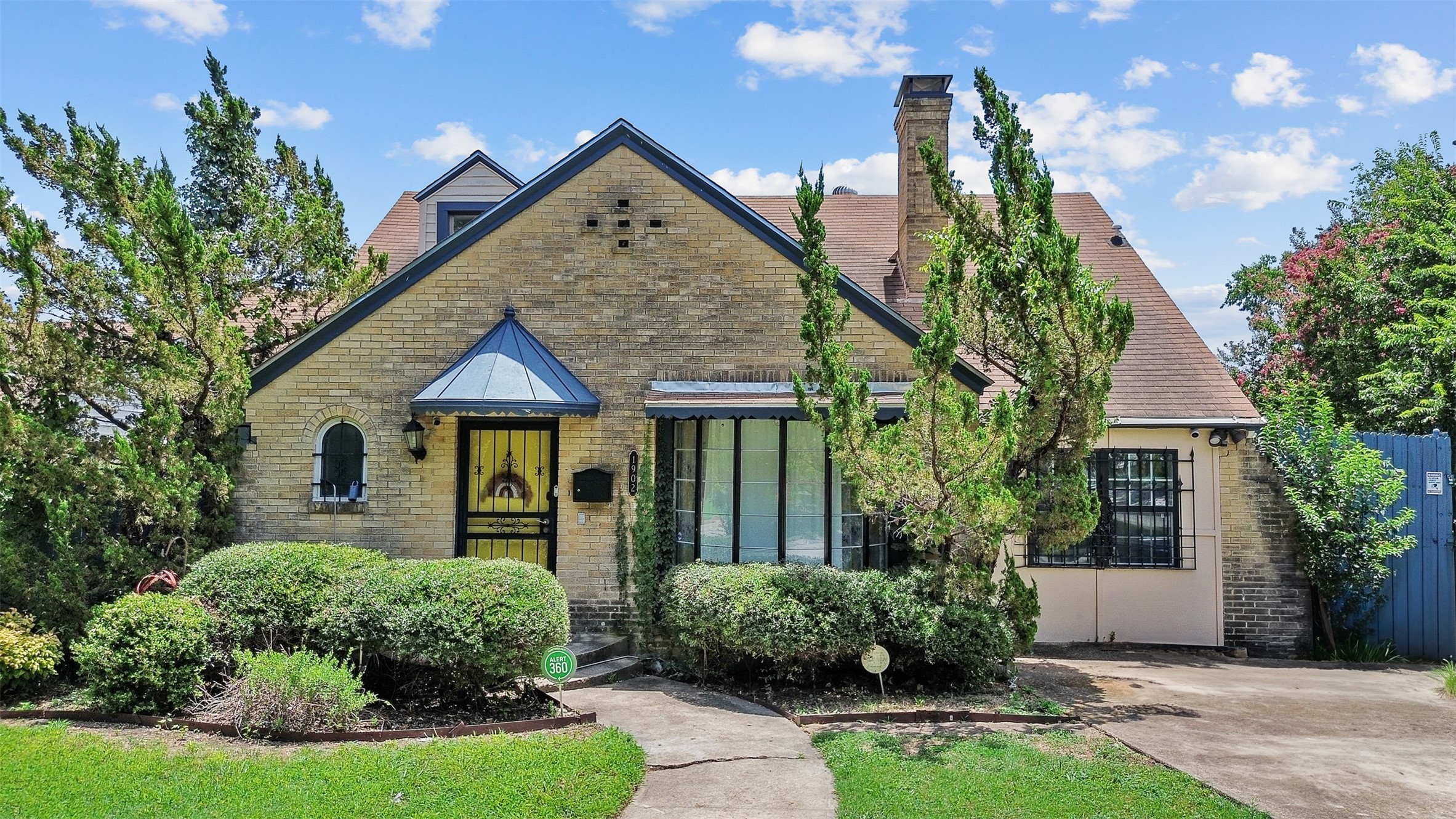 1902 Norfolk Avenue Dallas TX 75203