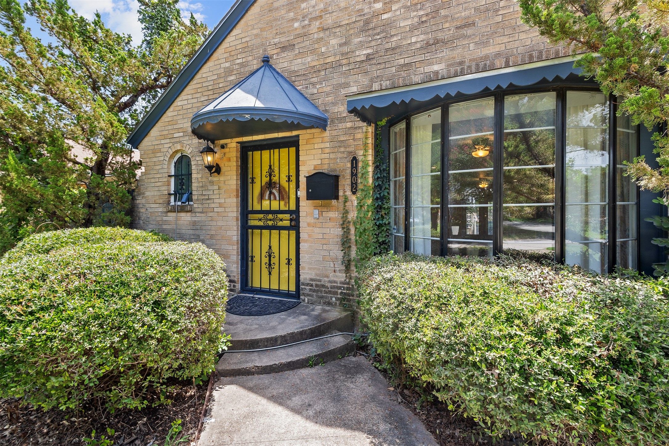 1902 Norfolk Avenue Dallas TX 75203