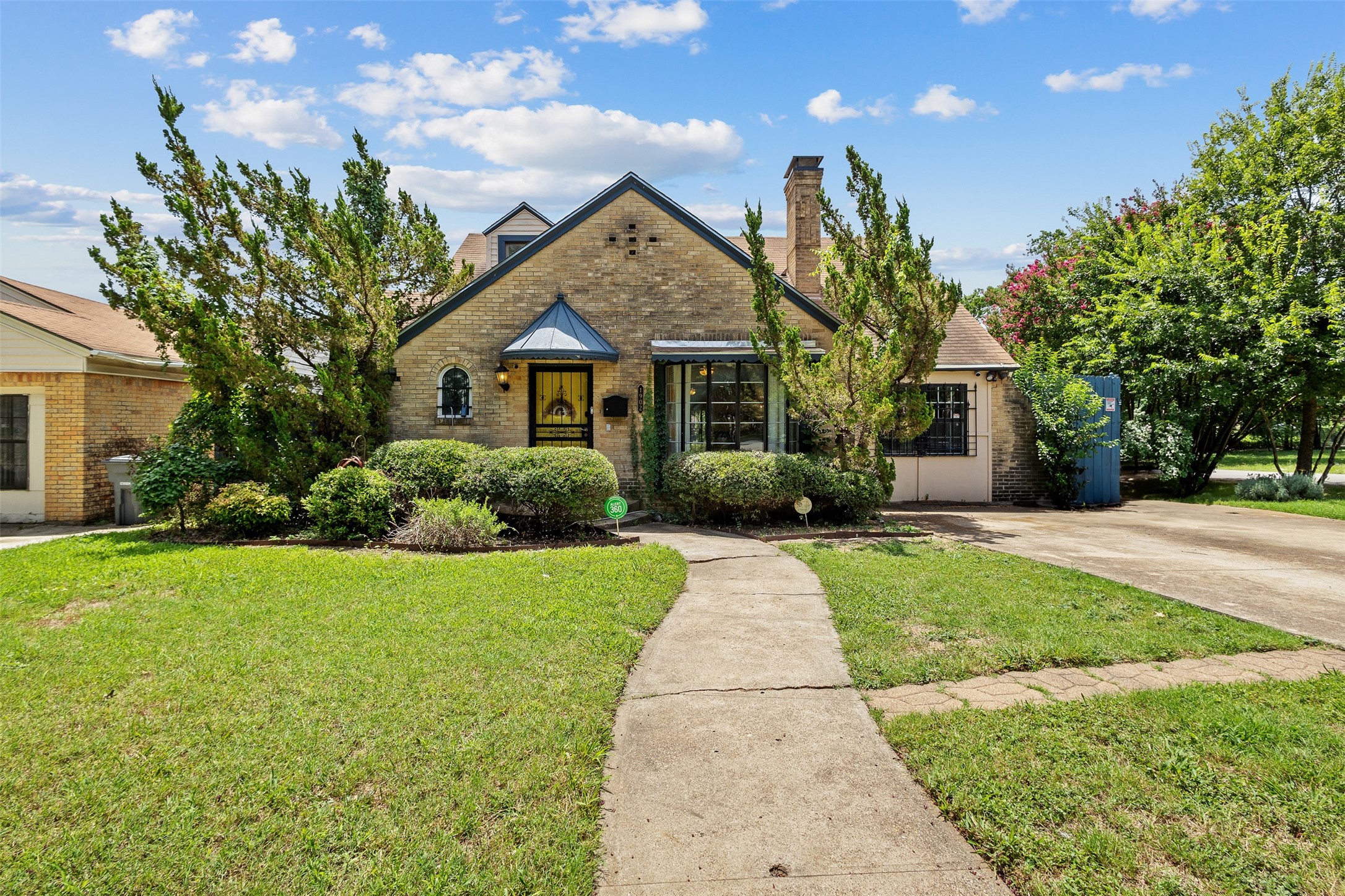 1902 Norfolk Avenue Dallas TX 75203