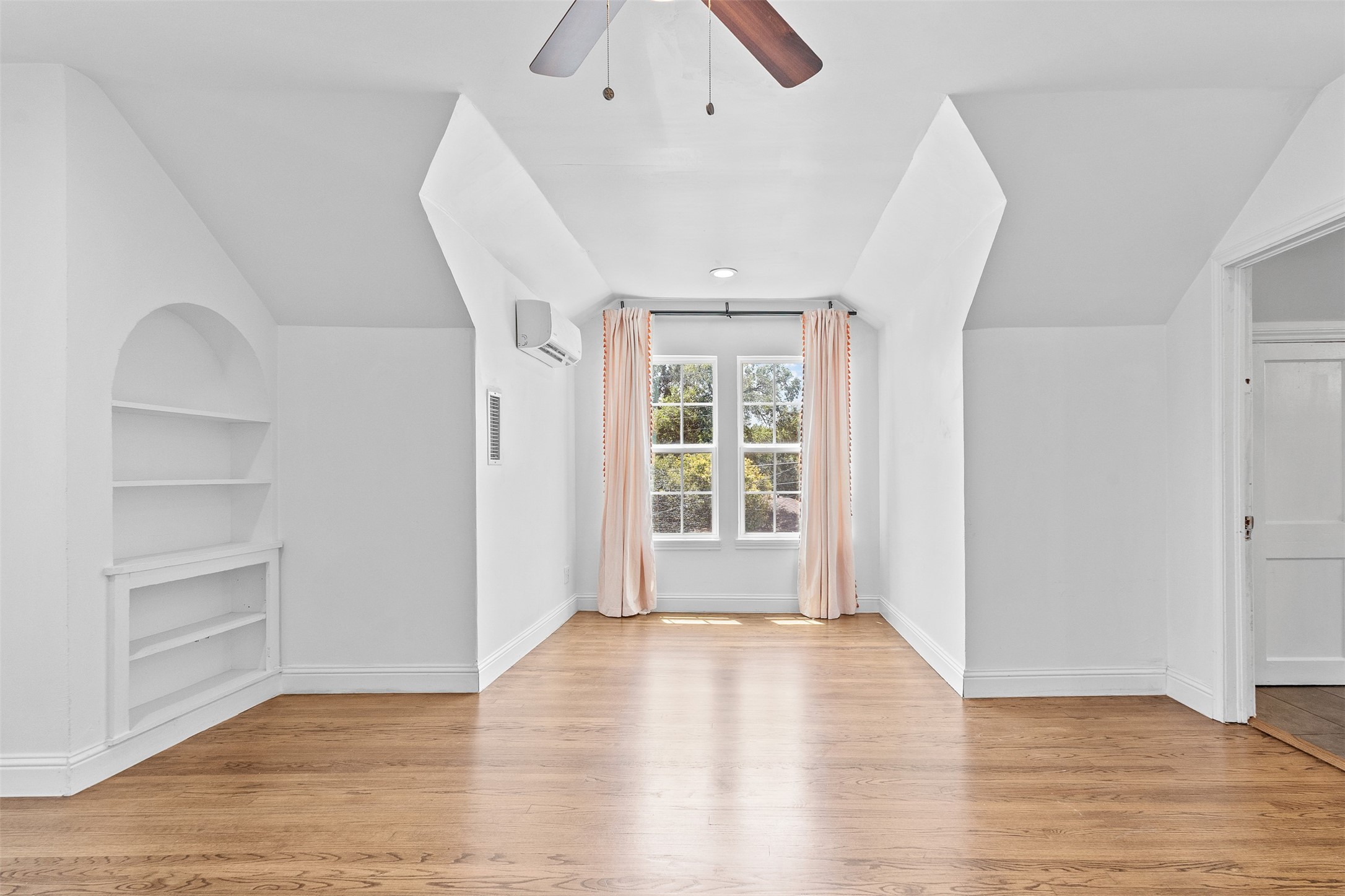 1902 Norfolk Avenue Dallas TX 75203