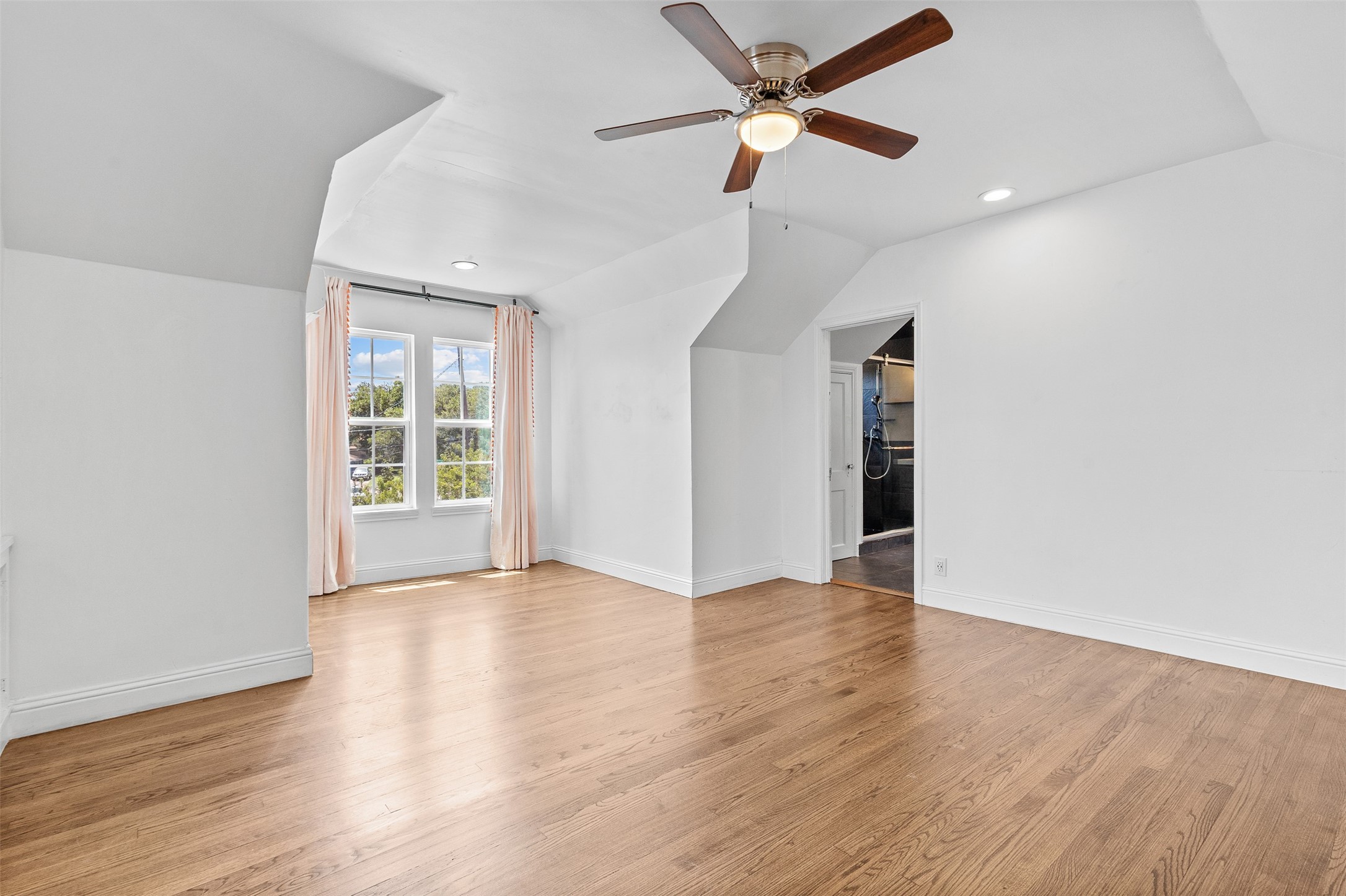 1902 Norfolk Avenue Dallas TX 75203