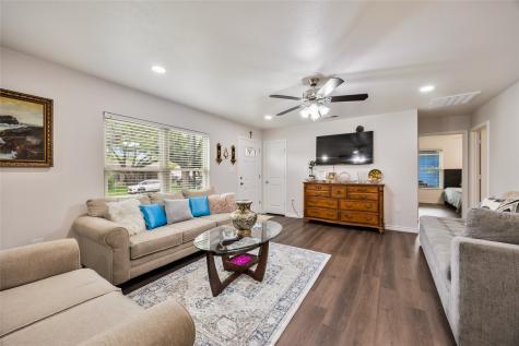 1005 Iowa Street Irving TX 75060