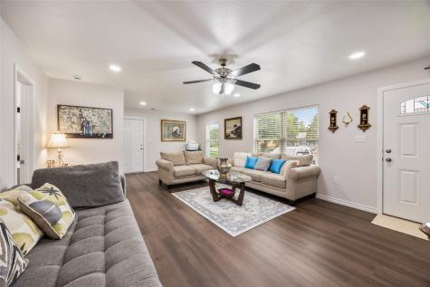 1005 Iowa Street Irving TX 75060