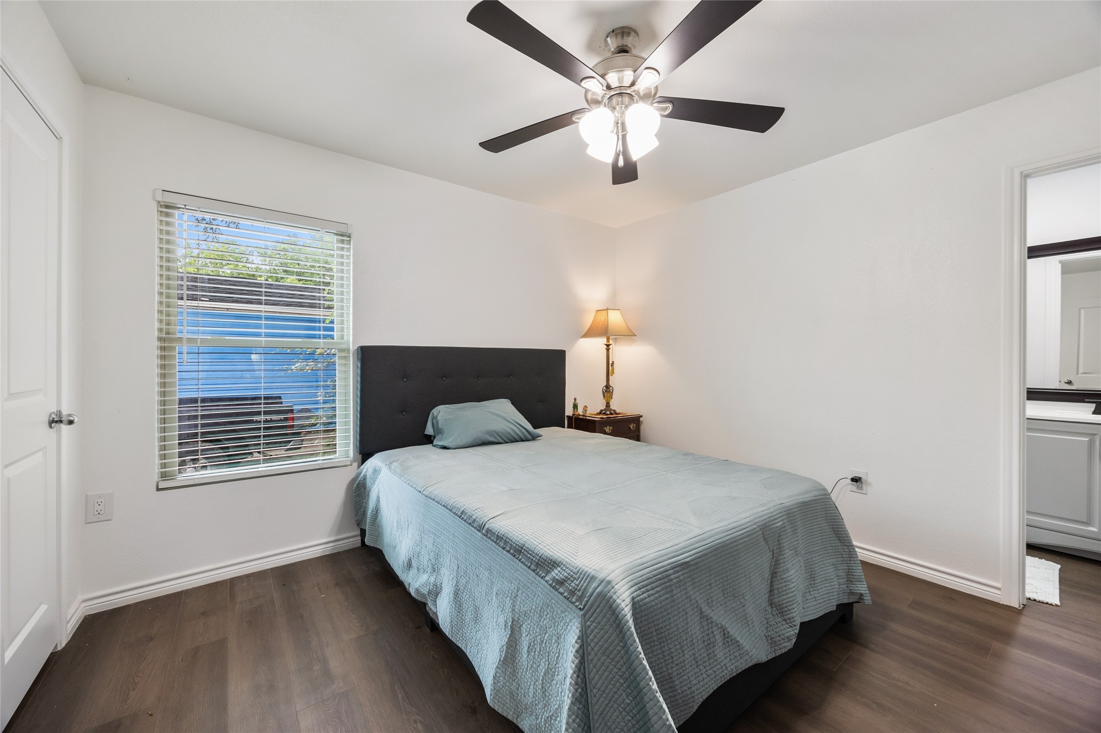 1005 Iowa Street Irving TX 75060