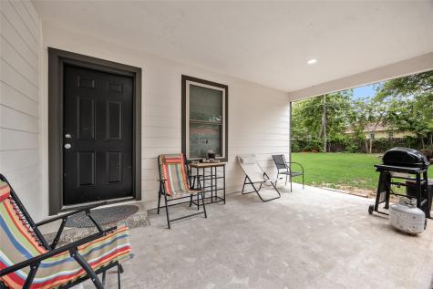 1005 Iowa Street Irving TX 75060