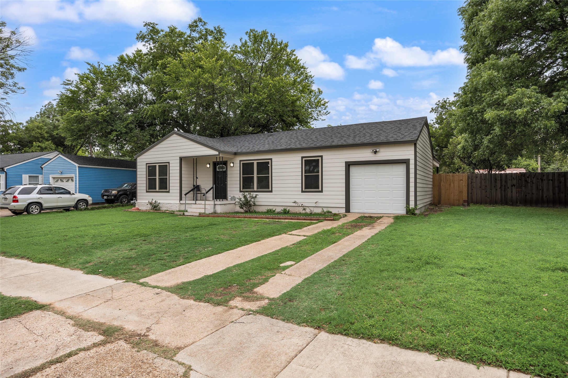 1005 Iowa Street Irving TX 75060