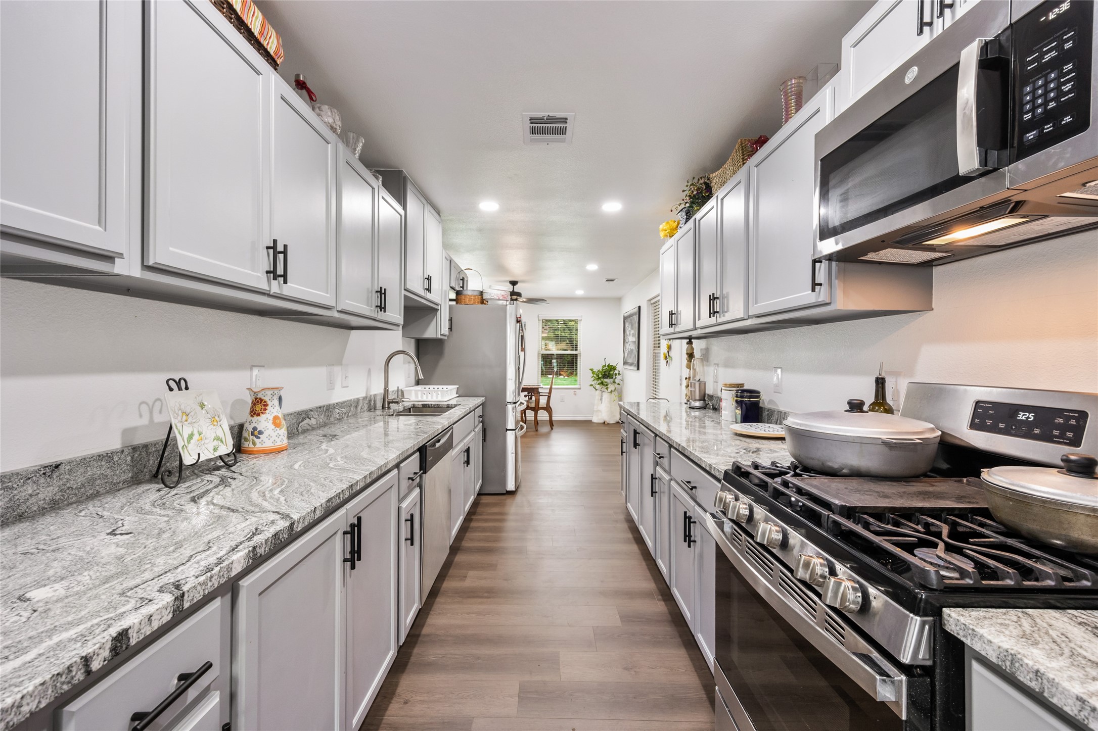 1005 Iowa Street Irving TX 75060