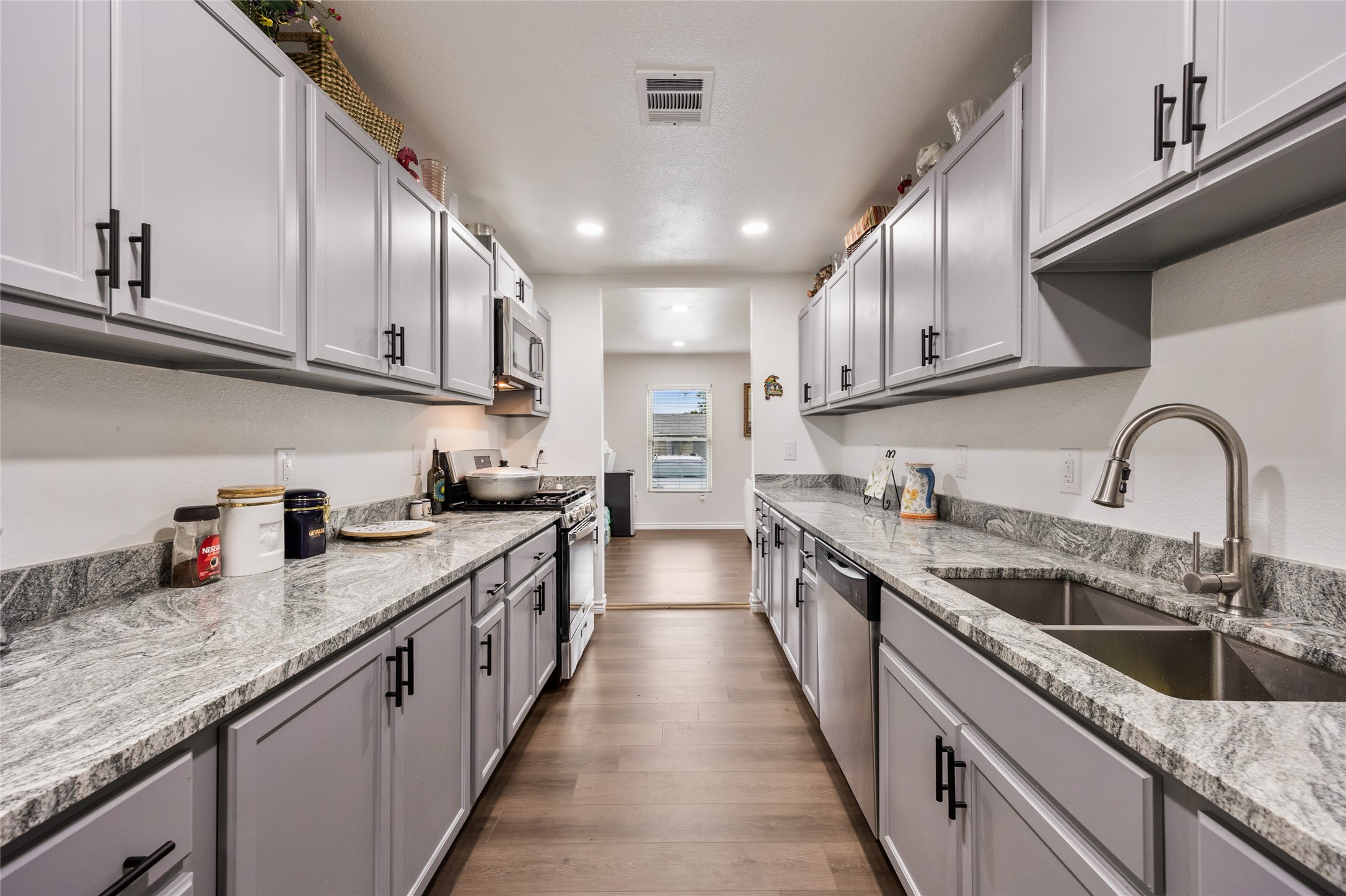 1005 Iowa Street Irving TX 75060