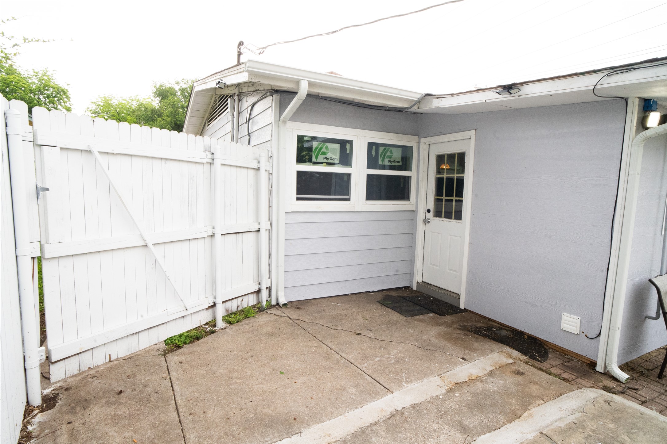 2136 Ridgeway Street Arlington TX 76010