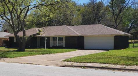 332 Brook Hollow Drive Desoto TX 75115