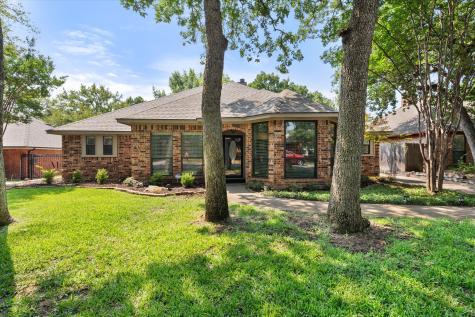 2206 Sand Creek Court Arlington TX 76006