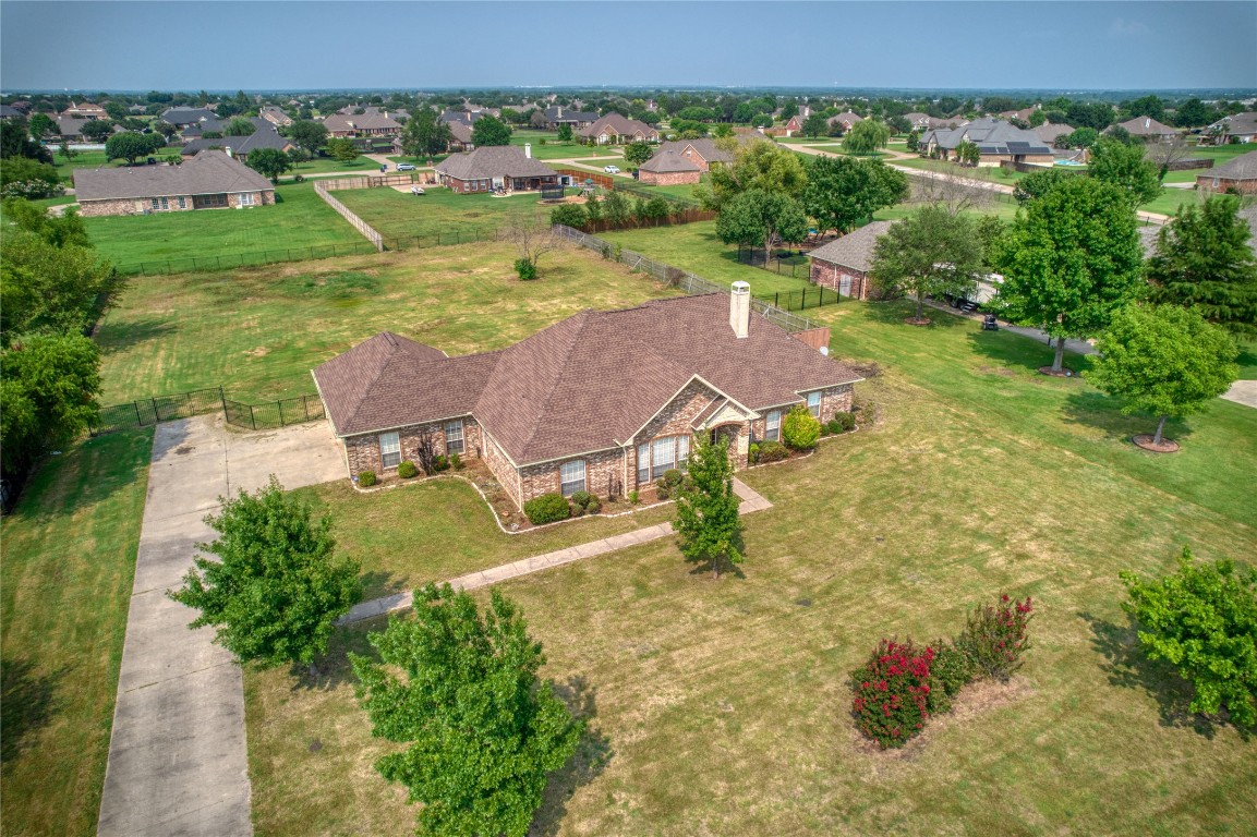 1033 W Secretariat Drive Terrell TX 75160
