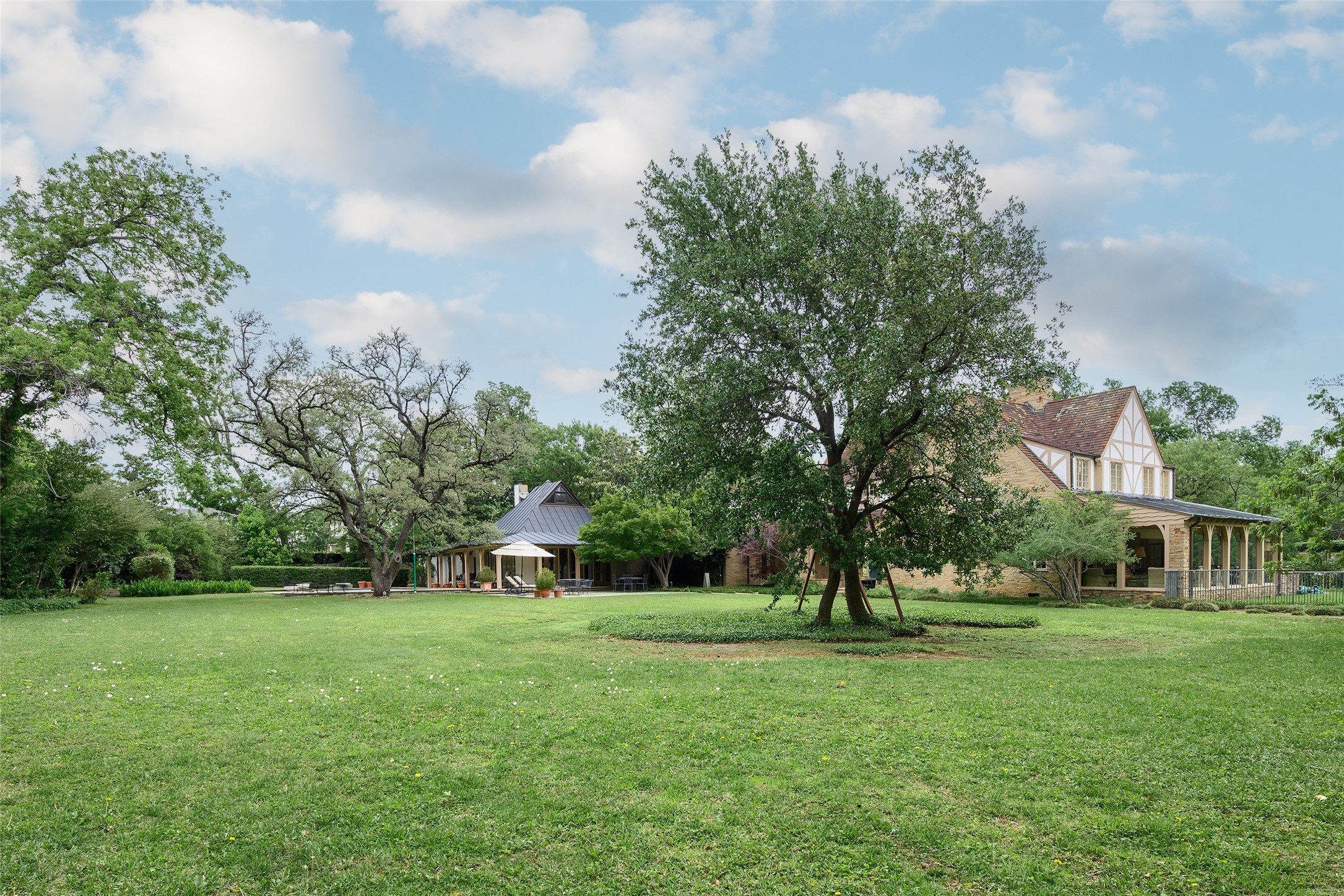 9333 Meadowbrook Drive Dallas TX 75220