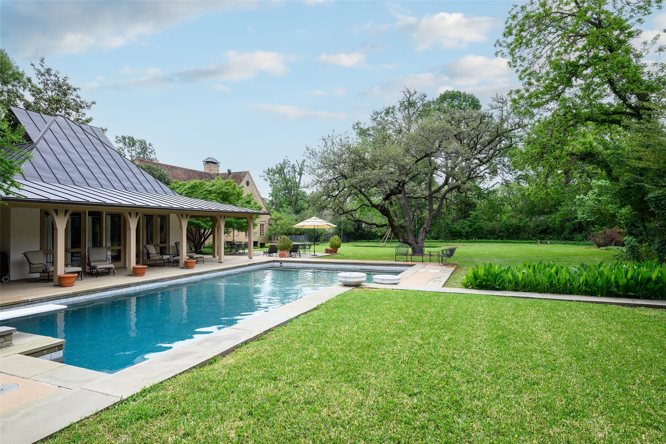 9333 Meadowbrook Drive Dallas TX 75220