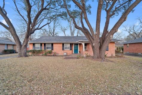2702 Fairfax Drive Garland TX 75041