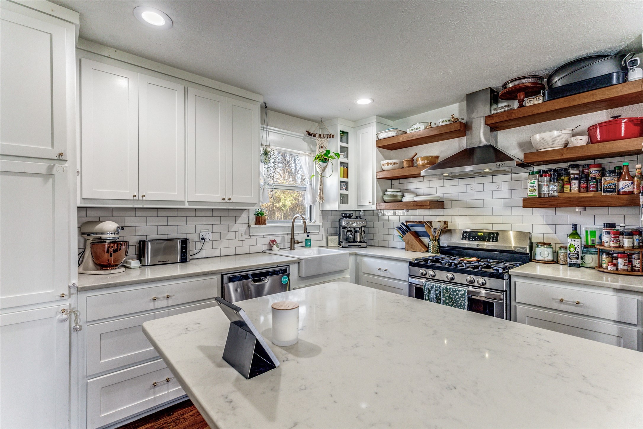 5716 Tracyne Drive Westworth Village TX 76114