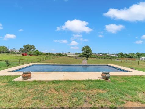1013 Northern Oaks Court Springtown TX 76082