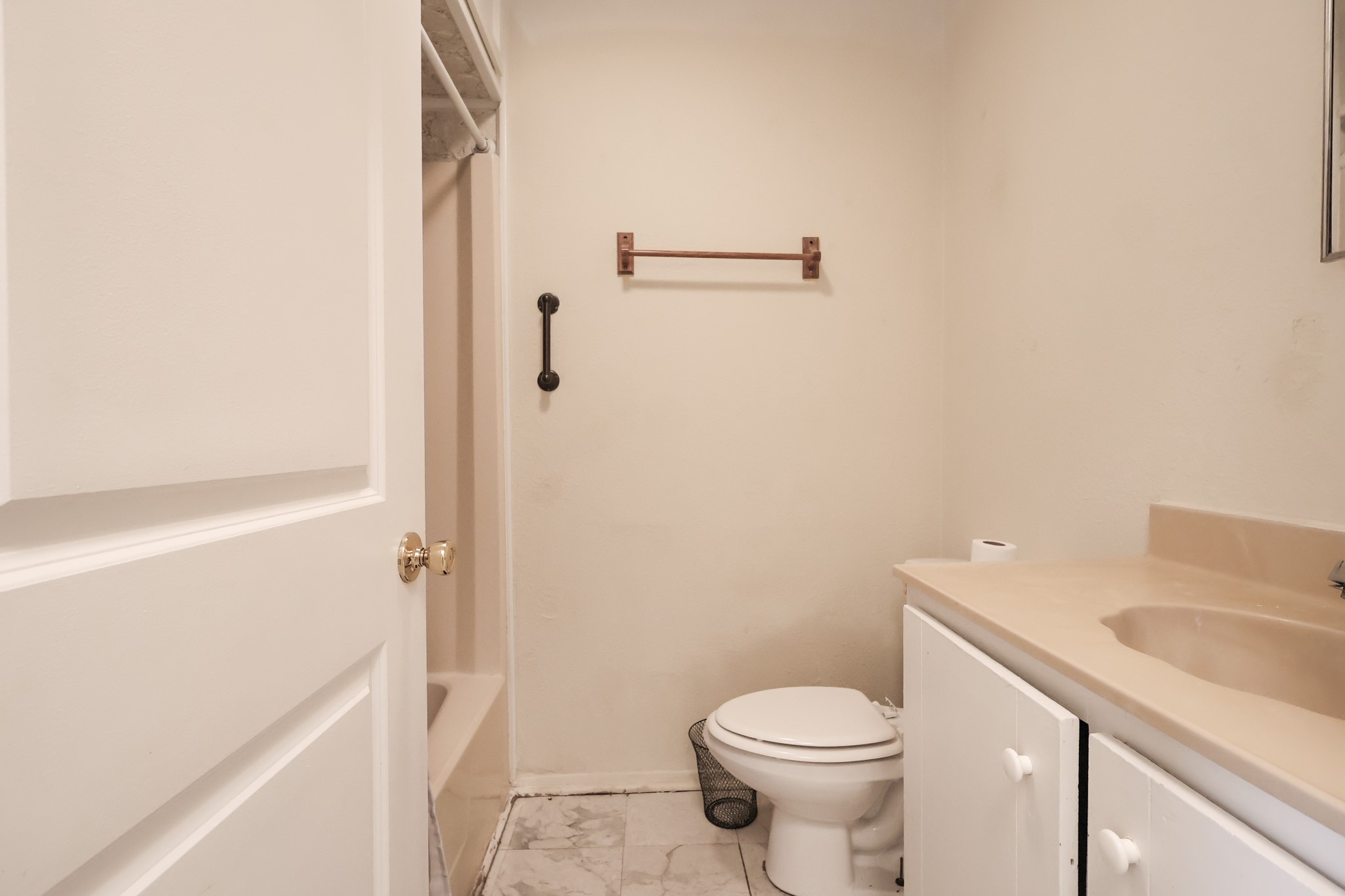 1203 E Apache Trail Granbury TX 76048