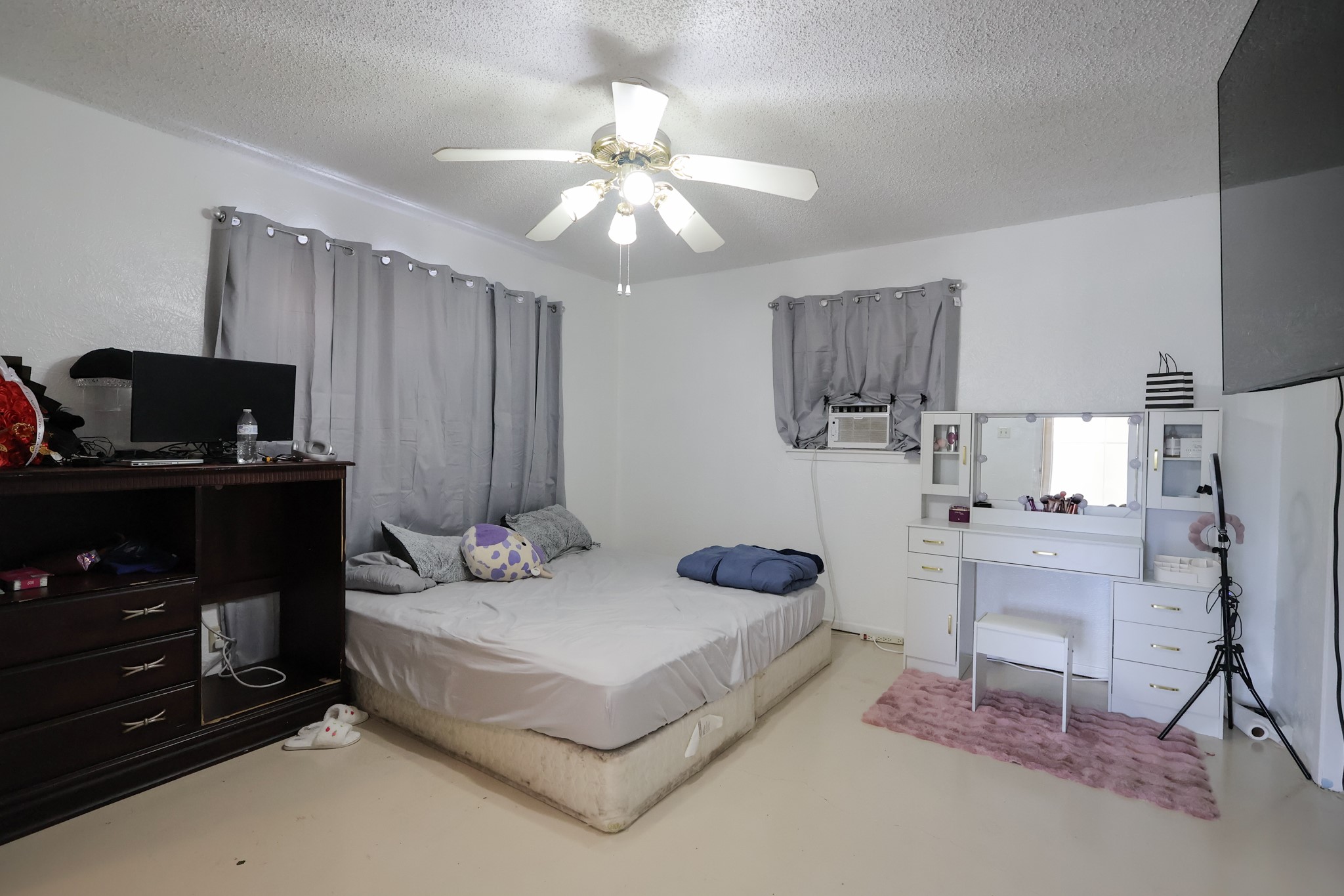 1203 E Apache Trail Granbury TX 76048