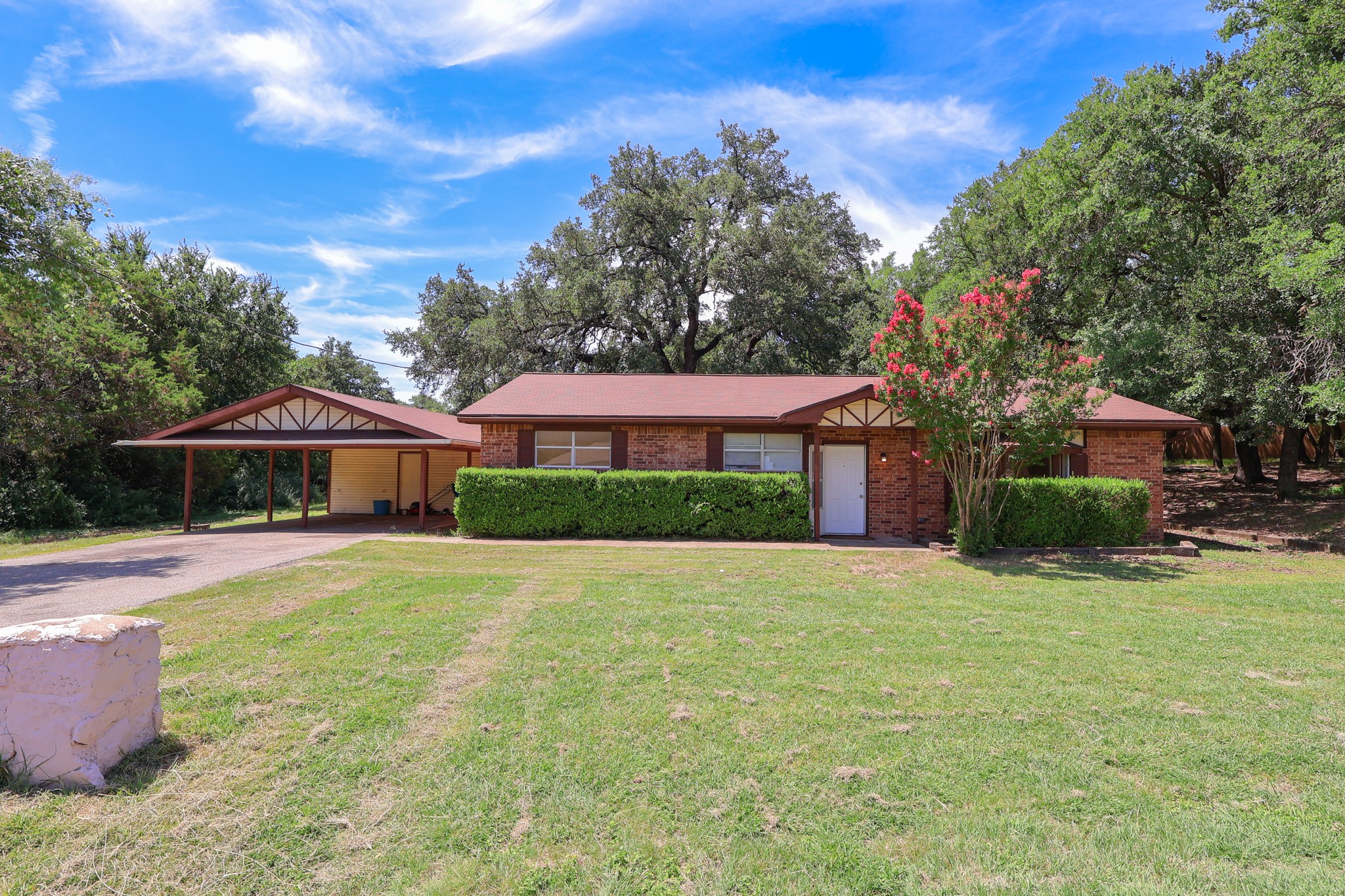 1203 E Apache Trail Granbury TX 76048