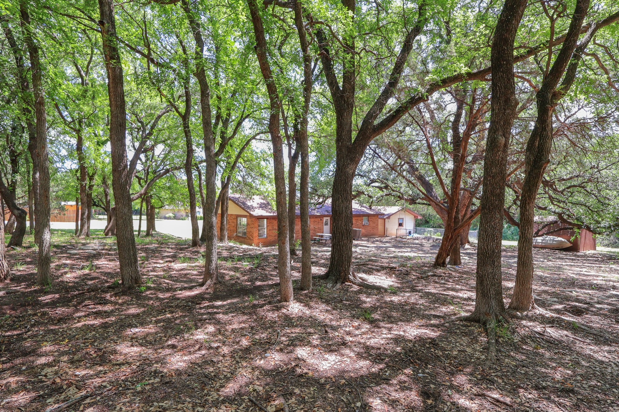 1203 E Apache Trail Granbury TX 76048