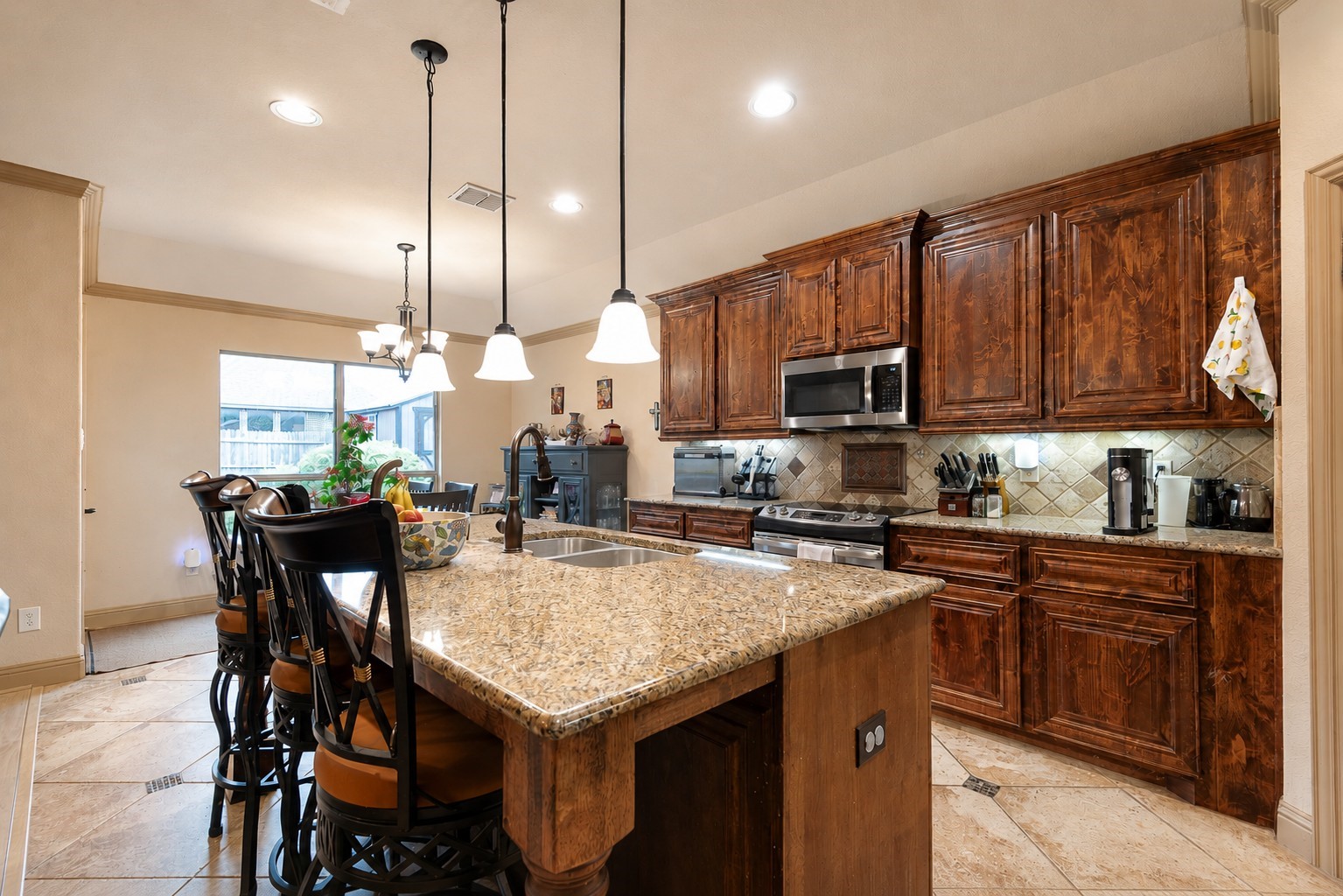 107 Manor Lane Waxahachie TX 75165