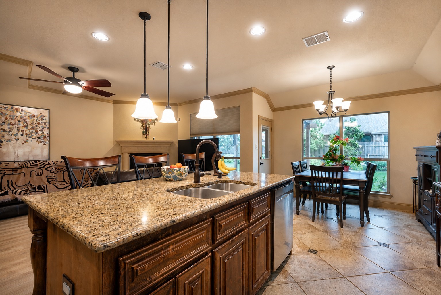 107 Manor Lane Waxahachie TX 75165