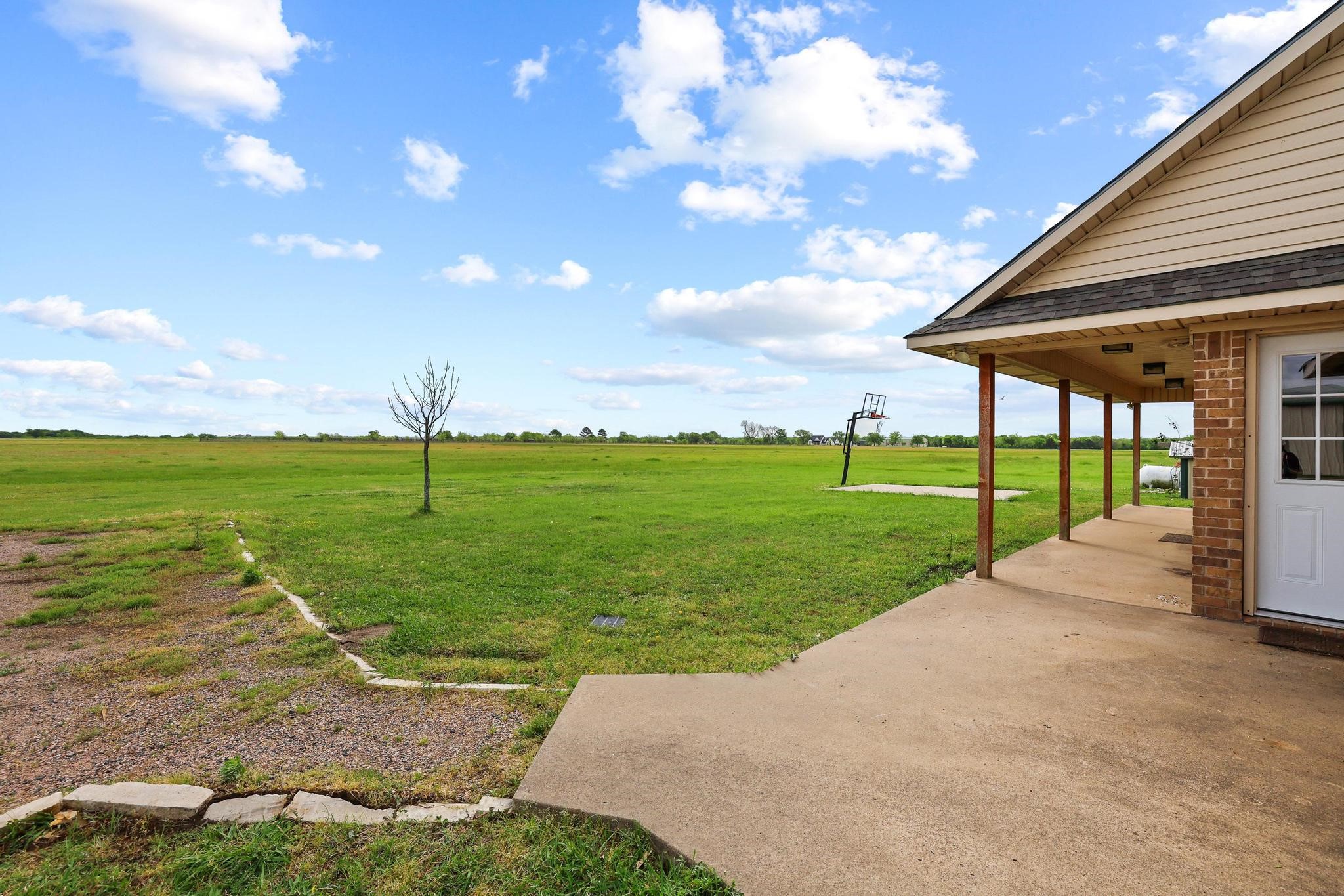 386 Scoggins Road Tioga TX 76271