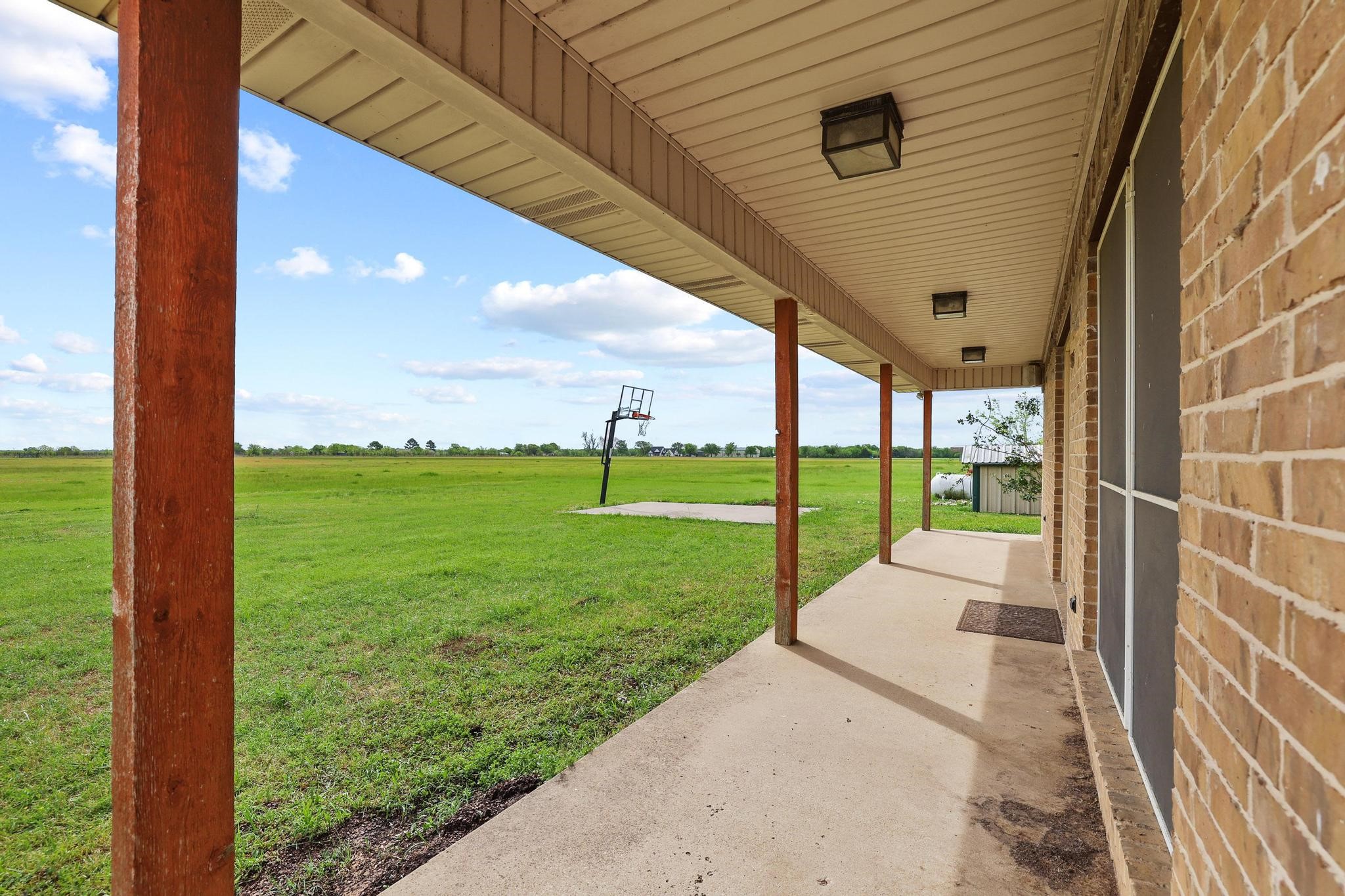 386 Scoggins Road Tioga TX 76271